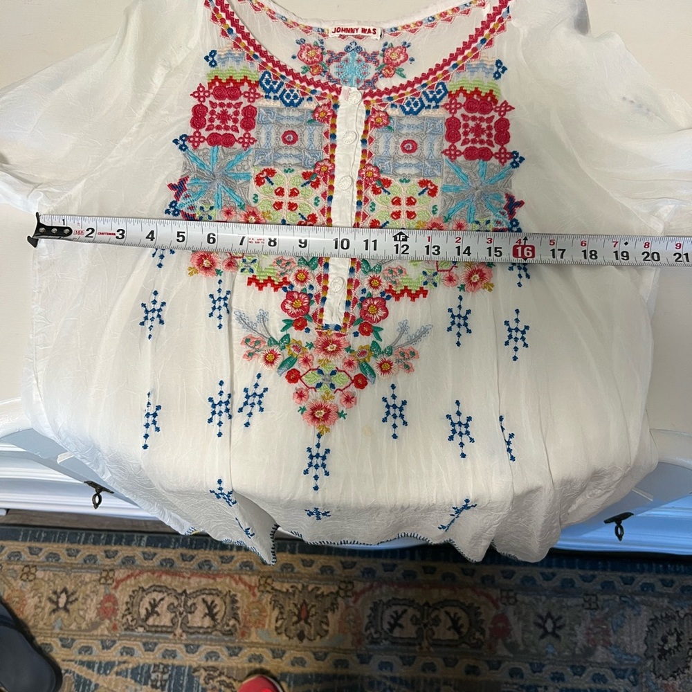 Johnny Was White Embroidered Floral Tunic with Multi-Color Accents - Picture 6 of 7